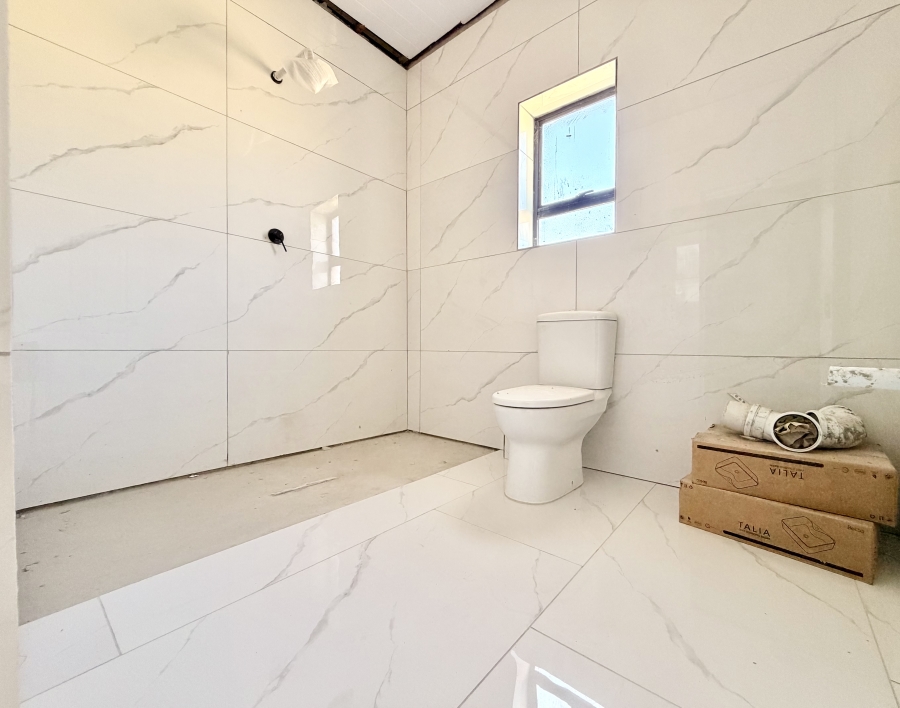 5 Bedroom Property for Sale in Hawston Western Cape